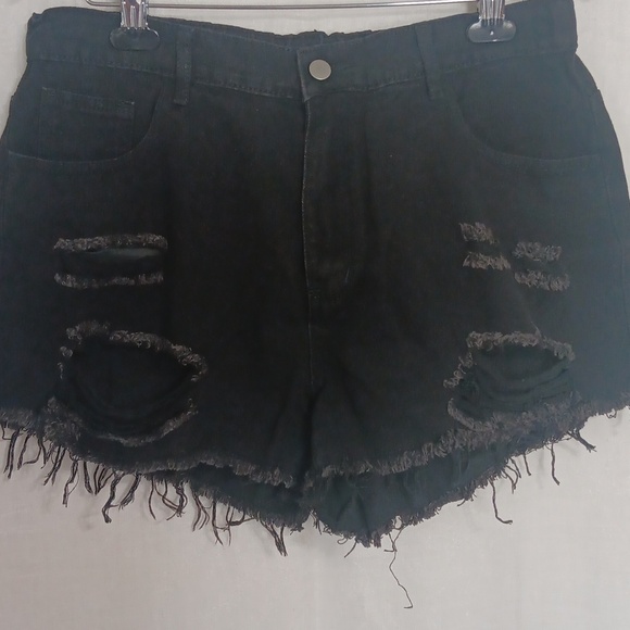 Black Distressed Mid-Rise Denim Cutoff Shorts Size Large Plus - Picture 3 of 4